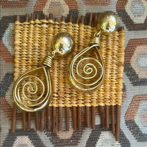 Elegant Gold Spiral Drop Earrings